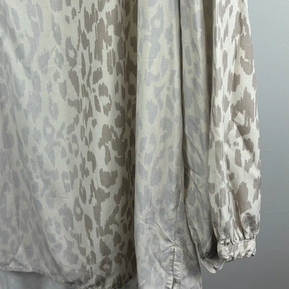 Johnny Was Calme Cream Leopard Button Tunic Top Blouse Women's Size Medium - Image 4
