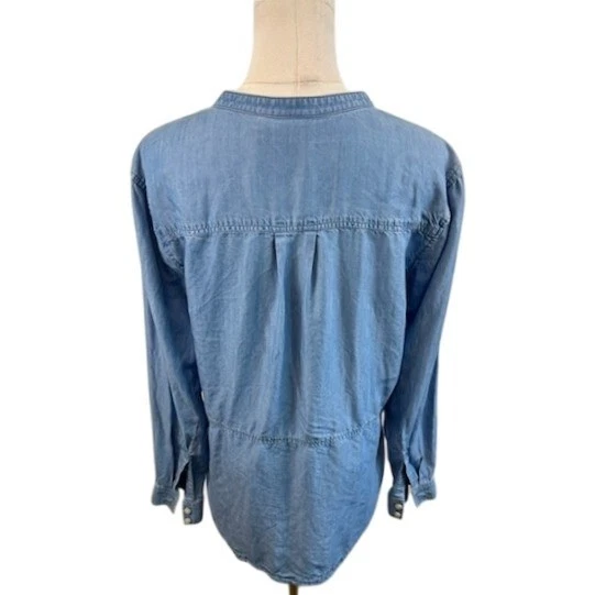 Athleta Chambray Tunic Top Women's Long Sleeve Button Up Denim Blue Size Medium - Image 4