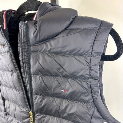 Tommy Hilfiger Women's Size Small Black Hooded Lightweight Puffer Vest Zip Front - Image 3