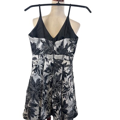 Aqua Brand Dress Floral Fit & Flare Cocktail Dress Black Silver Size 0 $458 - Image 3