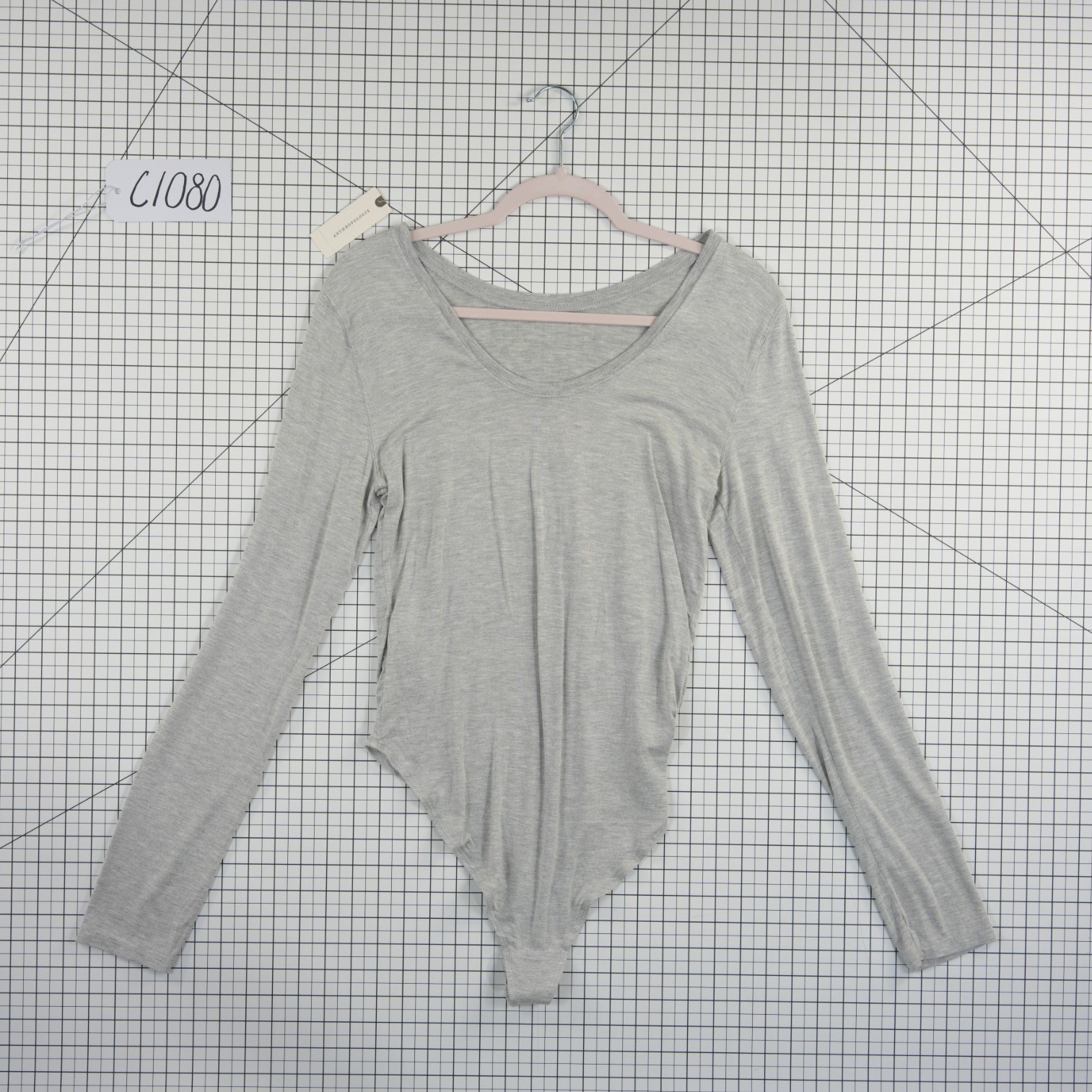 Anthropologie Women's Size Medium Heather Grey Scoop Neck Long Sleeve Bodysuit - Image 6