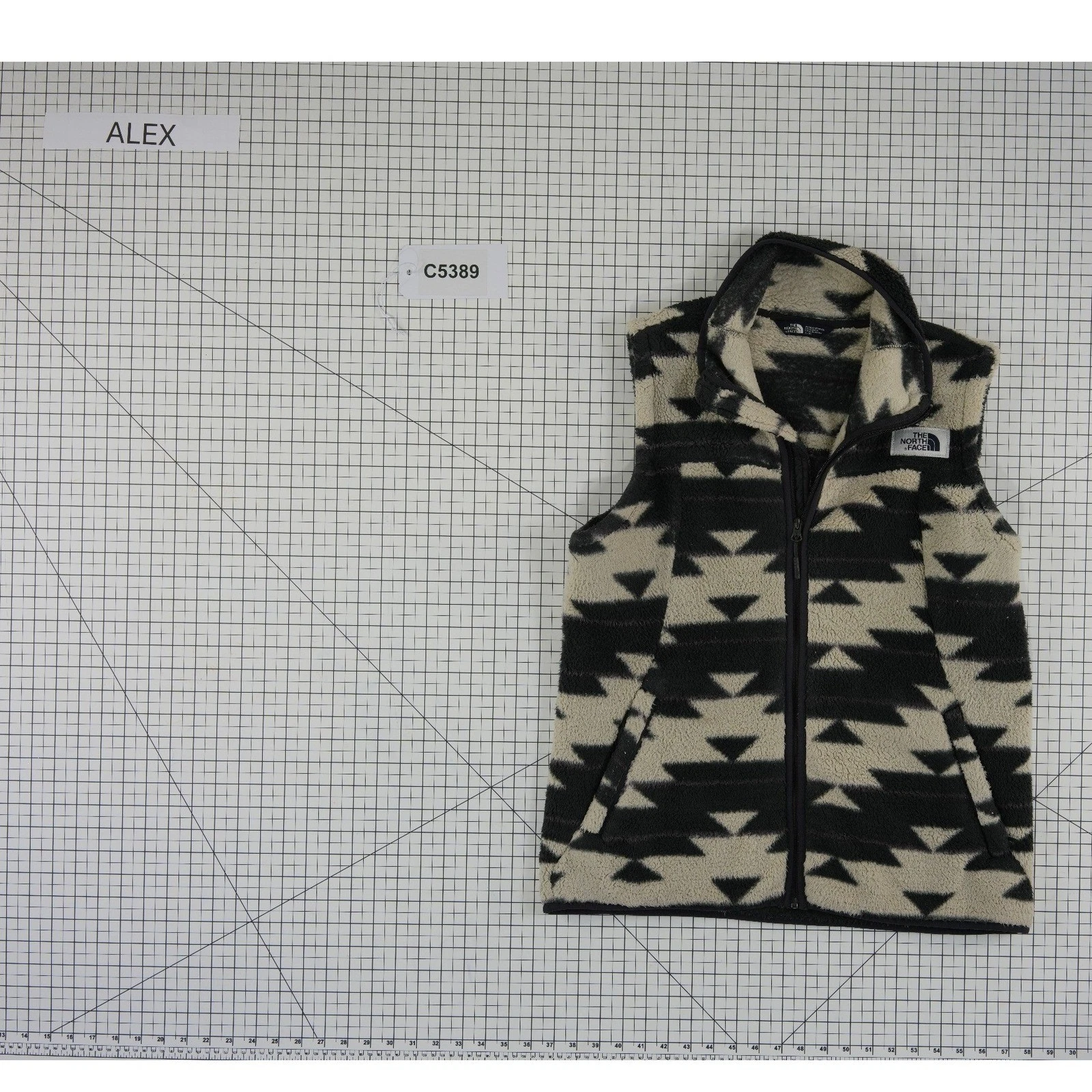 The North Face Fleece Vest Women's Size XL Black Cream Sherpa Southwestern Aztec - Image 9
