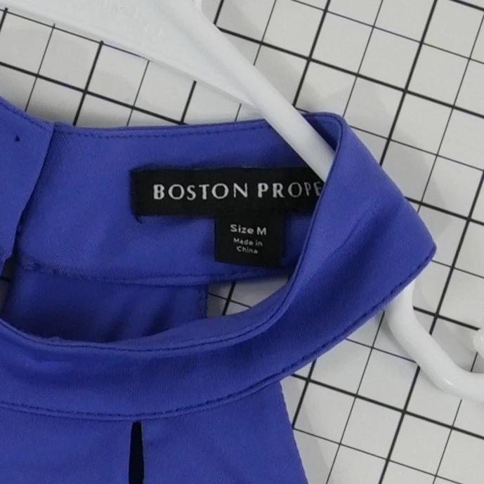 Boston Proper Halter Top Women's Size Medium Blue Keyhole Mock Neck Banded Hem - Image 4